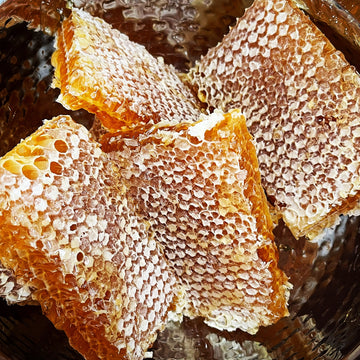 The Health Benefits of Honey: Spotlight on Enzymes and Pollen